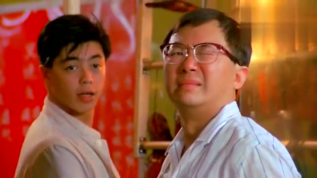 《鸡同鸭讲》粤语版,新店开张,许冠杰来客串剪彩,就走一个过场