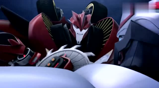 变形金刚:击倒使用烟幕的装备,从烟幕的体内拿出了隐藏的东西!