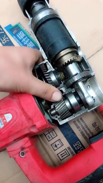 给老铁们看一下电锤解剖的