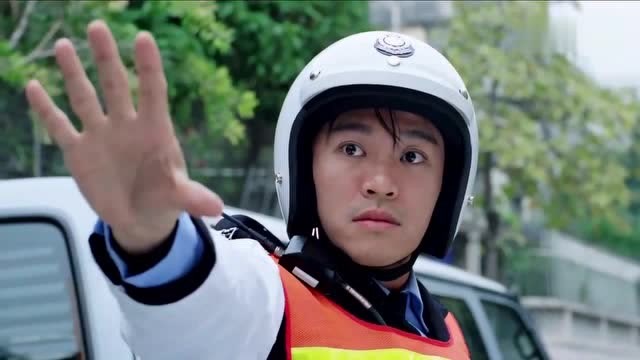 看星爷是怎么做交警查车的,场面搞笑配的音乐更好听