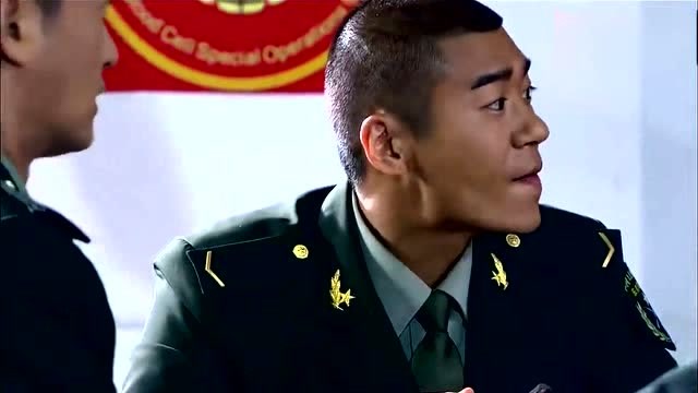 《我是特种兵》李二牛心真大,要去看处决罪犯还吃那么多豆腐花
