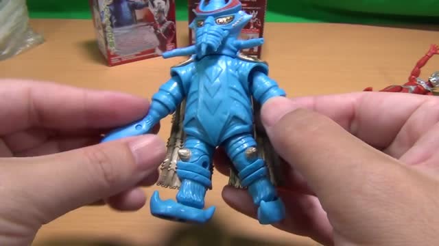 奥特曼-大钳子怪兽组装修理好了
