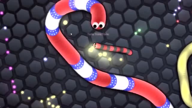 蛇蛇大作战:贪吃小蛇专业碰瓷小能手,专找大蛇下手