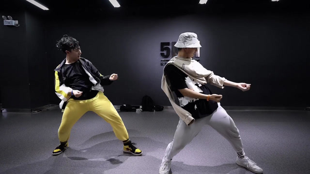 pick it up 锤子舞的来源