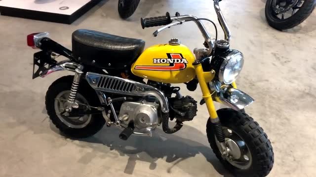 可以放在汽车内小摩托!本田honda z50