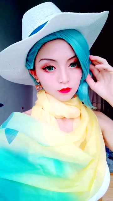 cos钟无艳:这个钟大妈绝对是全球花!