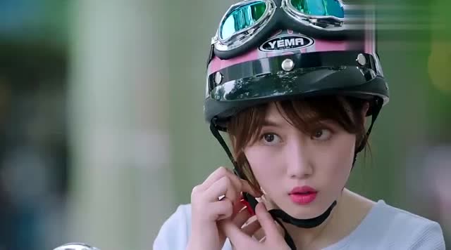 因为遇见你:李云恺发现西屏漂亮姑娘,上前问路,成功坐上她的车