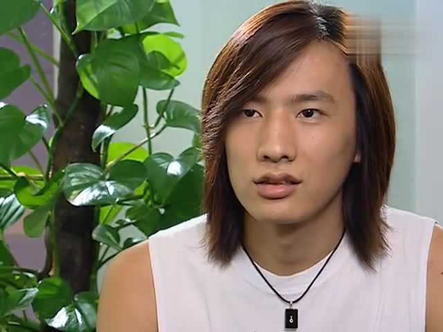 红苹果乐园:天野在外求职四处碰壁,后面他去应聘了唱片行店员!