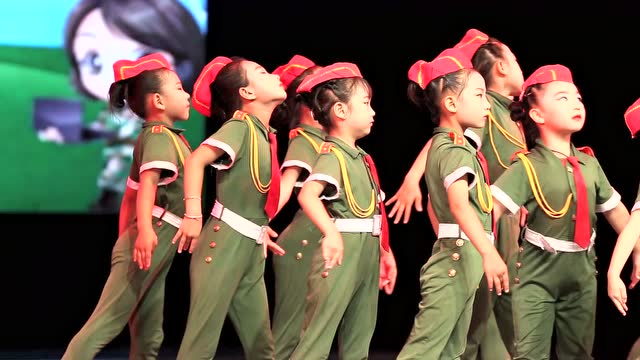 《兵娃娃》表演者星苑分校镇北堡中心幼儿园