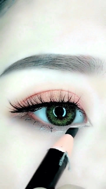 在家开个社会大眼角