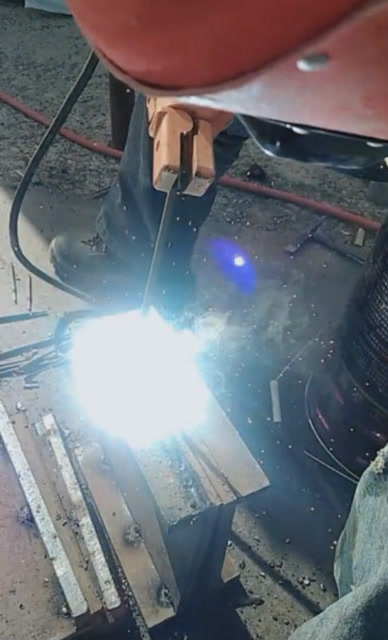 老师傅手把手教我们平焊焊接手法!