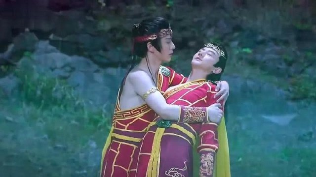 降龙伏虎小济公真是太搞笑了伏虎和降龙拥抱你怎么变胖了