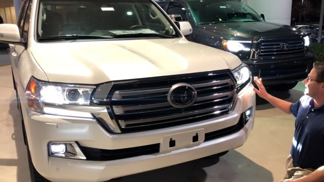 2019款丰田陆巡和丰田红杉差别在哪里?坐进三排空间后瞬间明白了