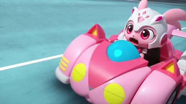 《精灵战车》劳拉知道艾丽的身份后依然要参赛,加油打败她吧