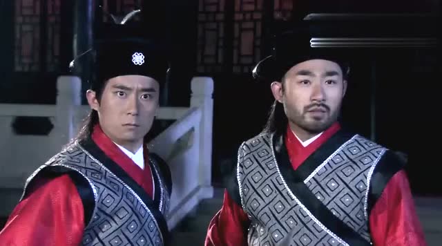 白玉堂开封府偷取官印被发现,竟然还能面不改色,还真是淡定啊!