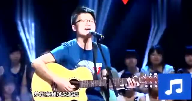 流浪歌手撕心裂肺唱了《老了》,全场泪流雨下
