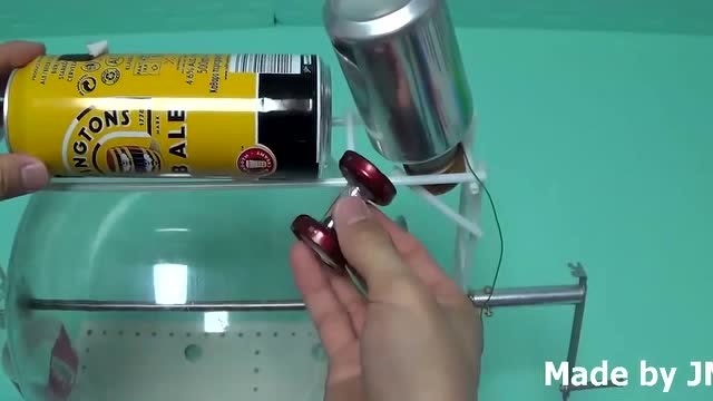 牛人制作了一个有趣的静电发生器,一起来看看!