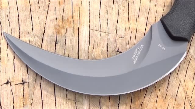 双刃弯刀细节展示,功能多样,野外生存是个不错的选择!