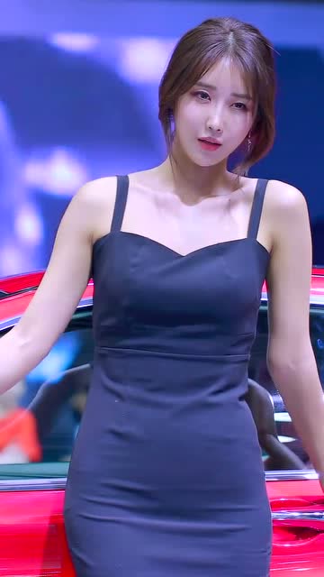 韩国车模柳多妍,这眼神好迷人,让人难以忘记,怪不得这么火