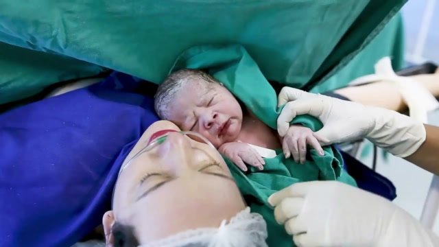 产房直击孕妇艰辛的剖腹产生子过程,看完更能理解母爱的伟大之处!