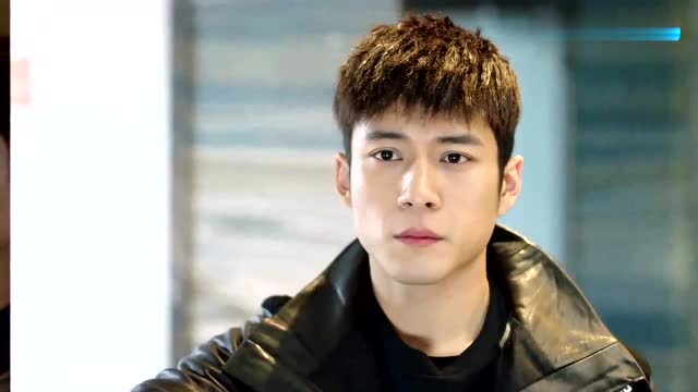 苏韵锦一人回家,程铮没有追来,韵锦意味接到神秘电话!