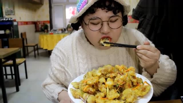 吃货胖姐姐吃播东北菜,大口吃肉的感觉好过瘾,太诱人了