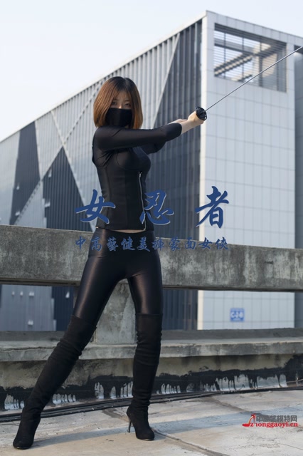 中高艺健美裤蒙面女侠作品《女忍者》超酷女侠视频