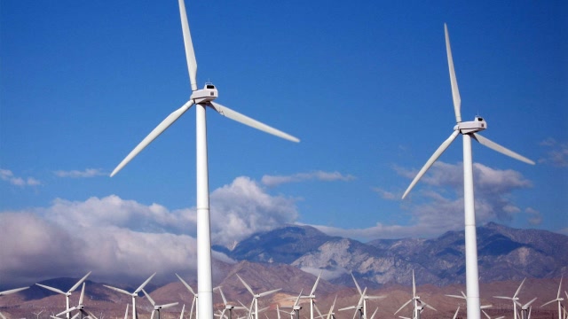 风力发电机叶片转得那么慢,为什么能大量发电呢?看完涨知识