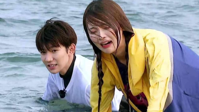 王源吸烟图是脱粉粉丝卖给媒体?疑因不满他与杨超越关系亲密!