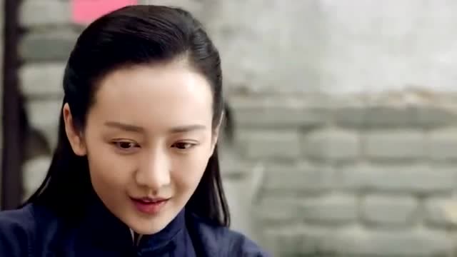 《芝麻胡同》严振声转眼看见大美女牧春花,一个不留神掉进酱菜缸