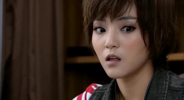 艾语找秘书调查小后妈,不料秘书是个电脑高手,分分钟发现大秘密