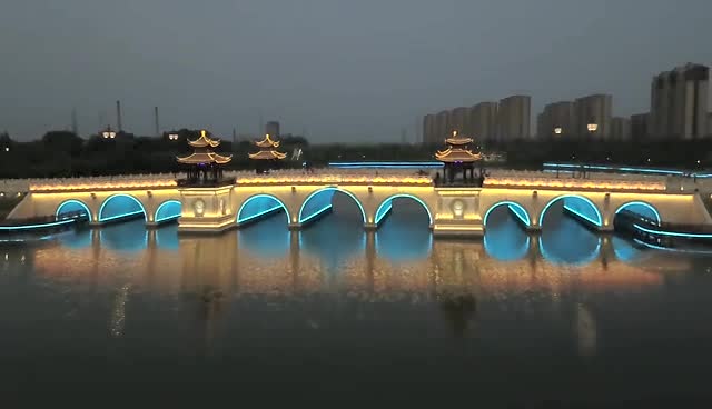 白龙湖公园亮化提升南通人"网红"打卡新去处