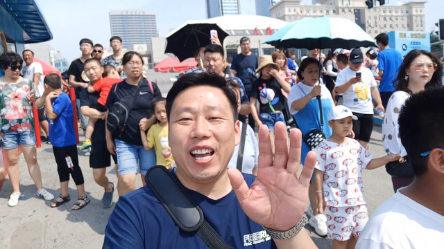 铁蛋儿在大连,看海底世界的壮观,吃海鲜自助餐,玩嗨了