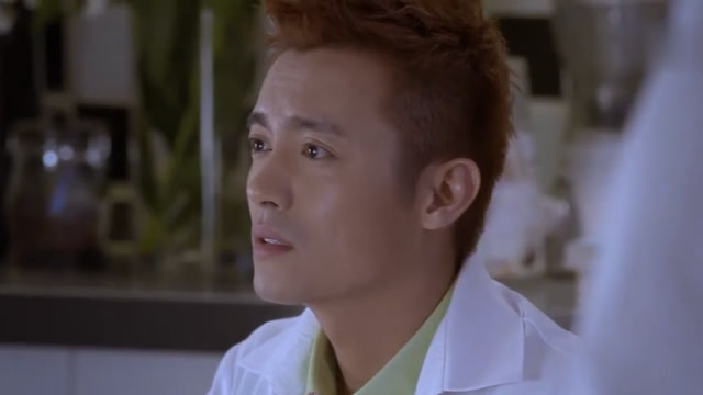 闪亮爱:男医生喜欢上灰姑娘,可没想到同事却说,身份悬殊不合适