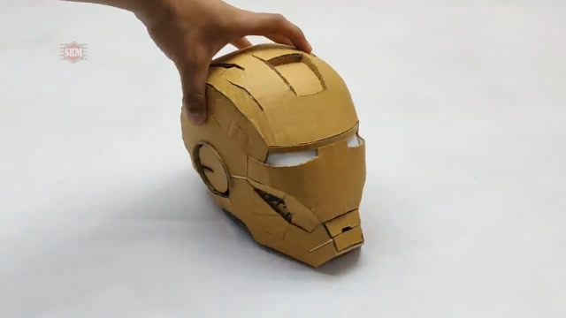 牛人用纸板diy钢铁侠头盔,你是否也觉得霸气呢?