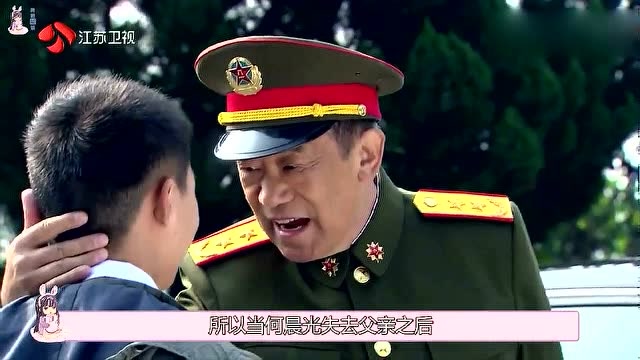 利刃出鞘:何晨光爺爺的身份曝光,參謀長都嚇壞了:不敢惹啊!