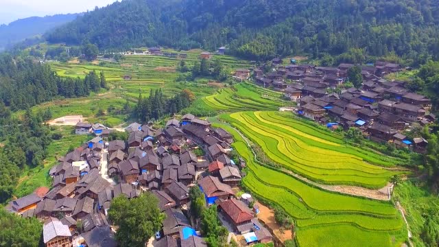 航拍三都县都江镇怎雷村,风景美如画,是个发展旅游业的好地方!