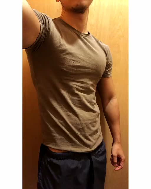 肌肉帅哥的腹肌