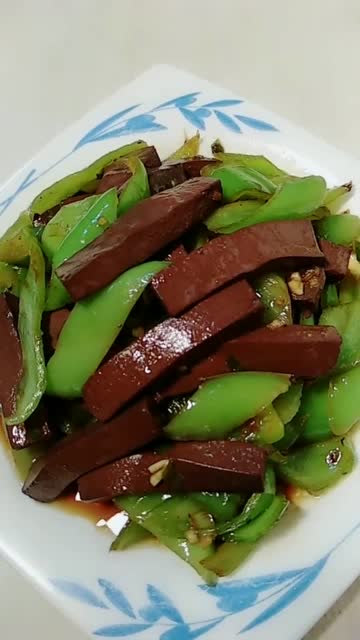 尖椒炒的鸭血