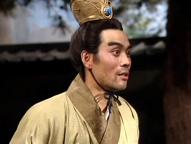 三国演义:吕布说客套话,讽刺刘备丢了徐州城,武将也有智商了