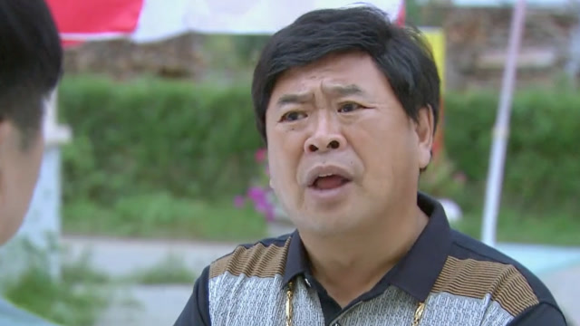 大村官2:老丁不愧是超市老板,大山问个问题,他卖一件衣服