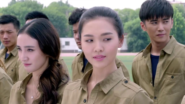 麻辣变形计:烈火神盾四百米考核,学员们负重一次比一次厉害