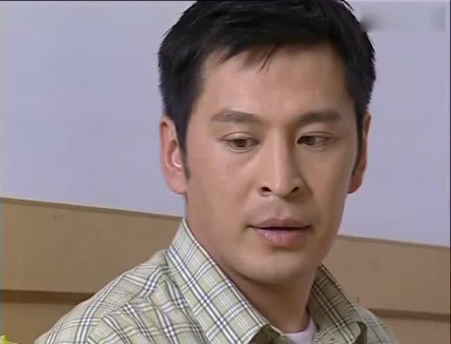 天不藏奸江啸给阮萍拿药竟然往水里下毒真是心狠手辣