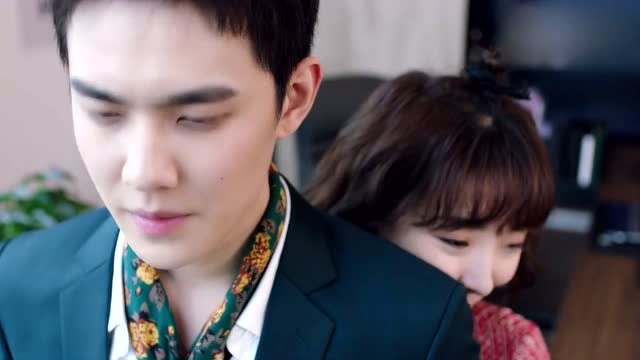 《国民老公2》林芊芊背后拥抱许嘉木,这也太主动了吧!