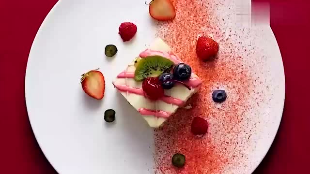 蛋糕,马卡龙摆盘,用奶油简单画一画,效果也太美了吧!