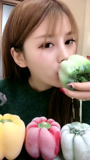 小姐姐吃冰,咯嘣脆的声音真好听