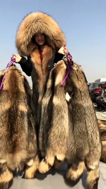 东北女孩穿貂,直到看到这东西,才发现弱爆了!