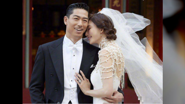 小s参加林志玲婚礼,再度失控,主动抱黑泽良平的脖子