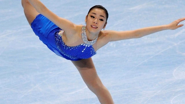 韩国花样滑冰女神比赛时上衣突然崩开男伴这一行为让人点赞