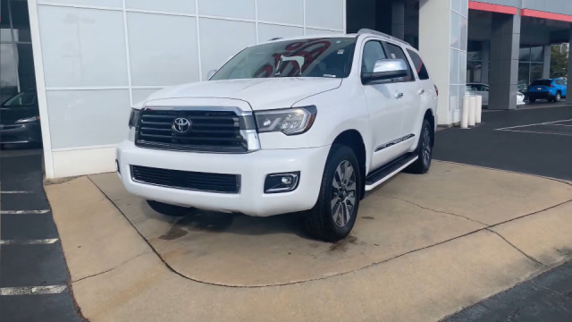 就喜欢这粗犷霸气的造型!实拍2020款丰田红杉,简直太帅了